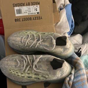Yeezy boost 380